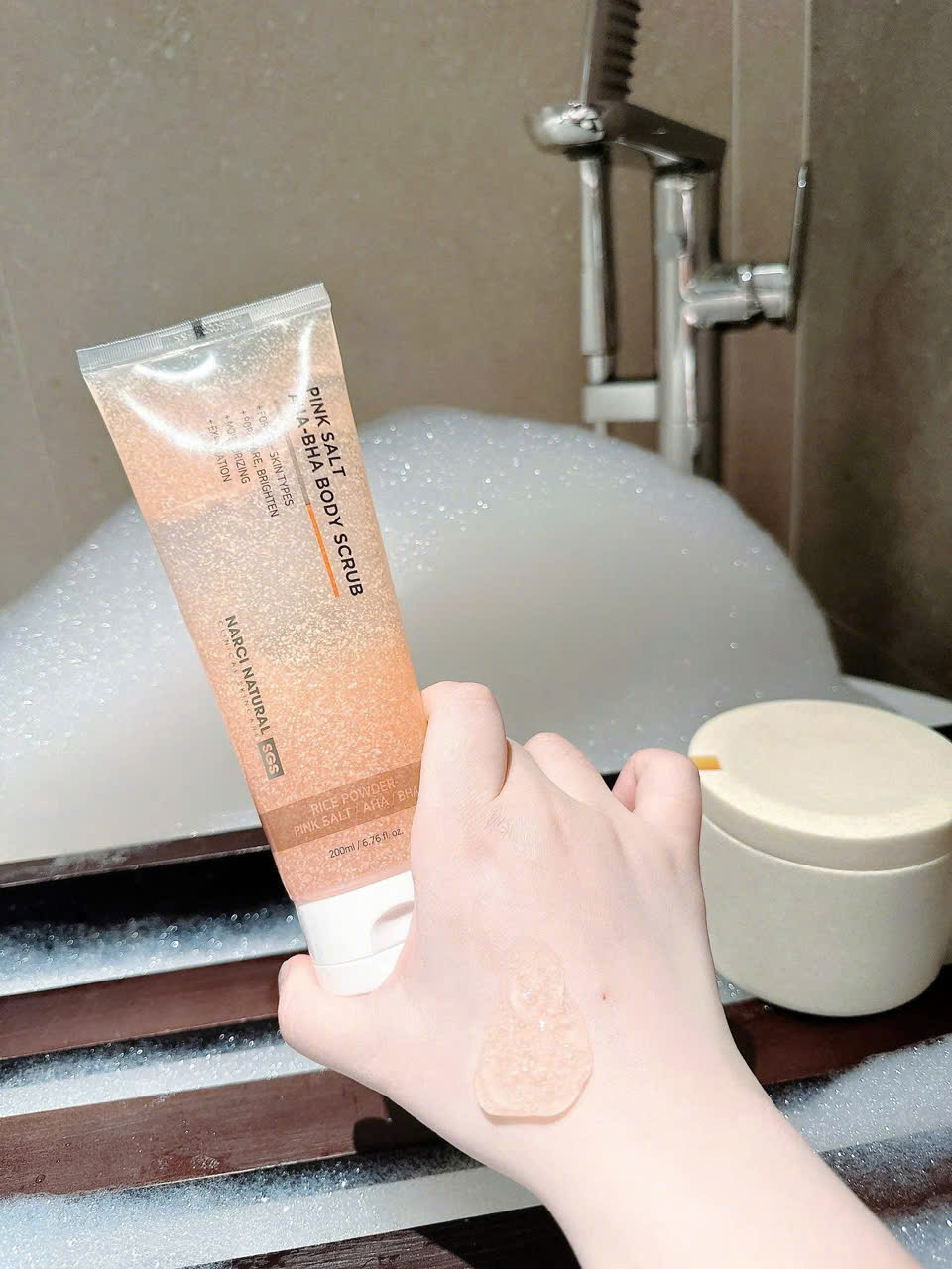 Chi tiết Sữa tắm tẩy tế bào chết toàn thân NARCI NATURAL PINK SALT AHA-BHA BODY SCRUB 200ML